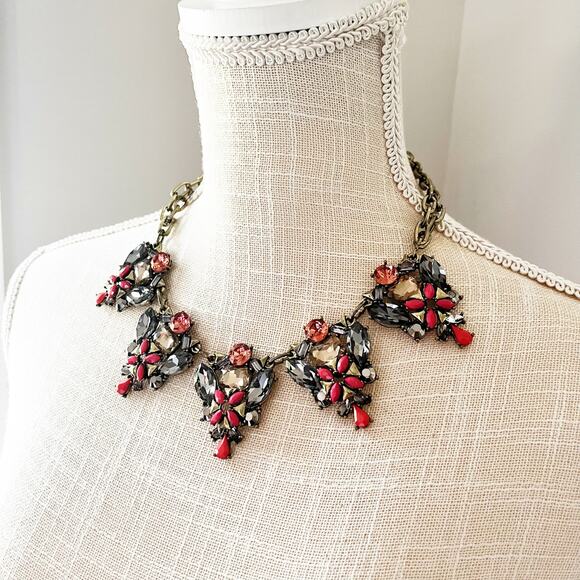 New York & Company Stone Cluster Statement Necklace - Picture 2 of 8